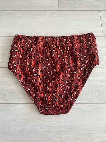 42 Beden çeşitli Renk Yüksek bel bikini alt