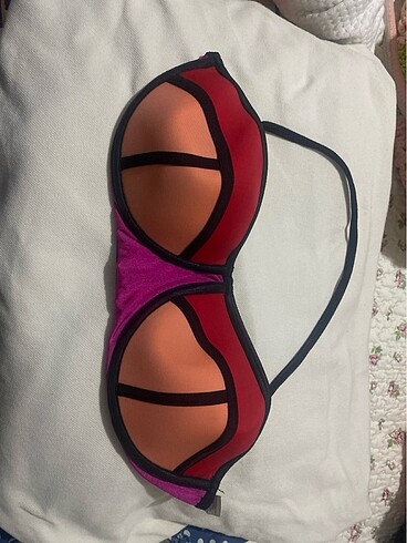 Bikini üst