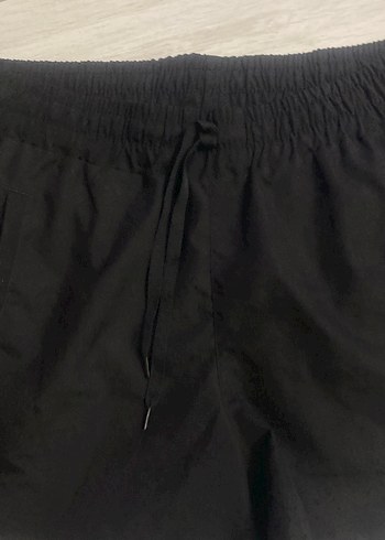 LC Waikiki Siyah Rahat Kesim Mini Şort