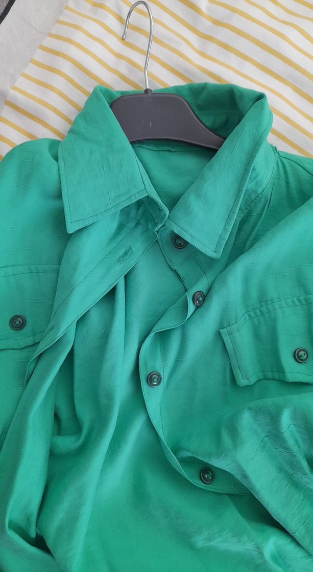 Düğmeli Yeşil Kadın Gömlek - Görsel 3