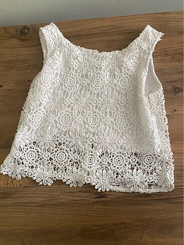 Zara Dantelli kolsuz crop