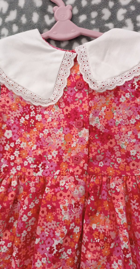 Pembe Çiçekli Kolsuz Kız Elbisesi - Görsel 3