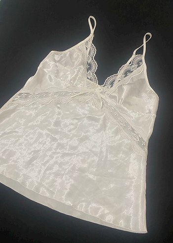 Beyaz Parlak Dantelli Askılı Vintage Pijama Üstü - Görsel 2