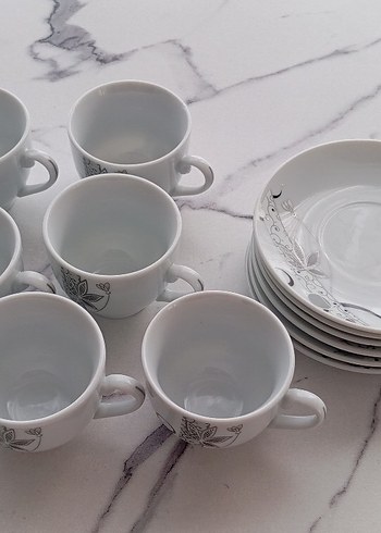Gri Desenli Beyaz Porselen Fincan ve Tabak Seti