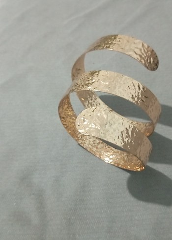 Yılan Desenli Altın Renkli Kadın Bileklik - Görsel 2