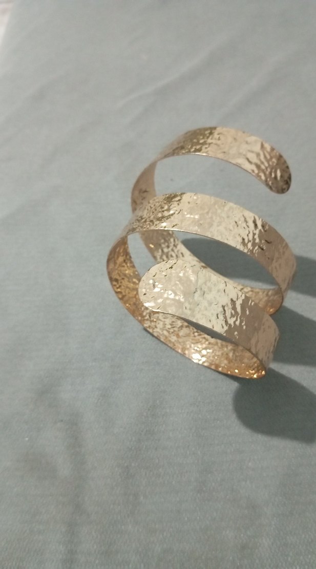 Yılan Desenli Altın Renkli Kadın Bileklik - Görsel 2