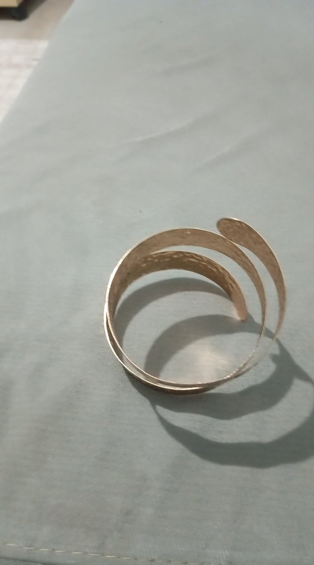 Yılan Desenli Altın Renkli Kadın Bileklik - Görsel 3