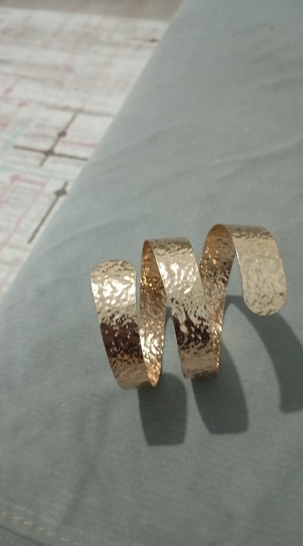 Yılan Desenli Altın Renkli Kadın Bileklik - Görsel 4