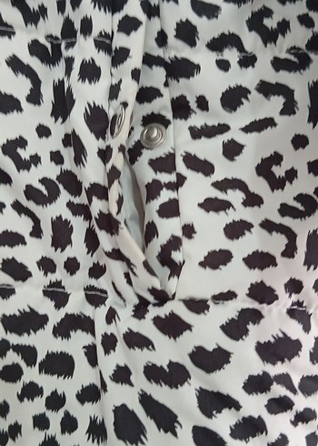 Kapüşonlu, Zebra Desenli Kadın Kısa Mont - Görsel 3