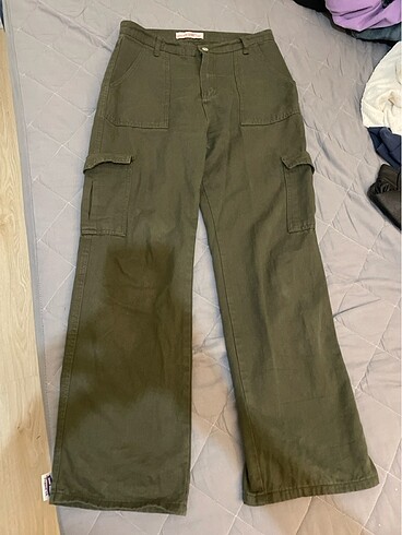 Yeşil kargo pantolon