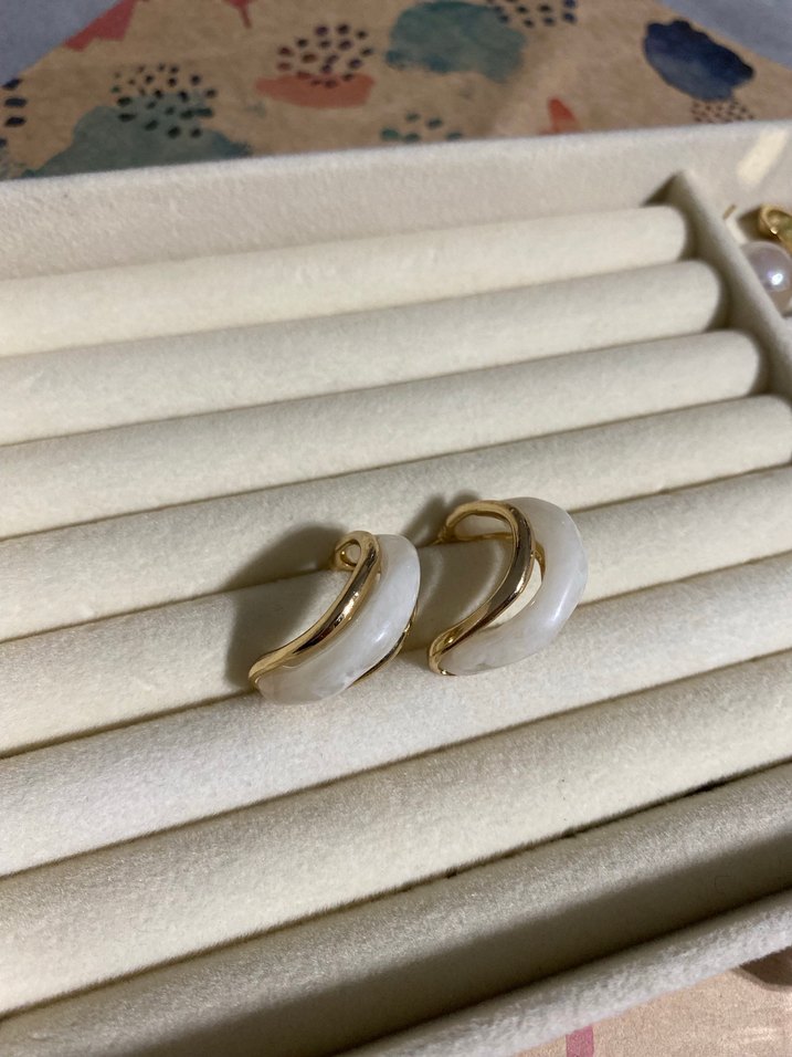 Beyaz Minimalist Midi Kadın Küpeler - Görsel 2