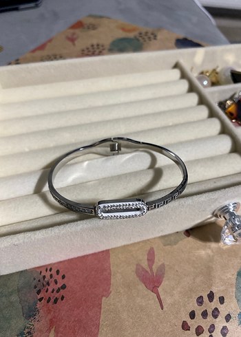 Gri ( Gümüş) Desenli Tokalı Kadın Bileklik - Görsel 2