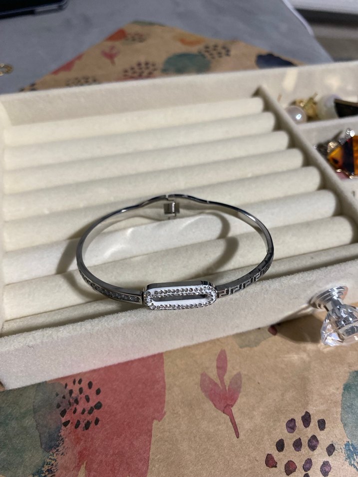 Gri ( Gümüş) Desenli Tokalı Kadın Bileklik - Görsel 2