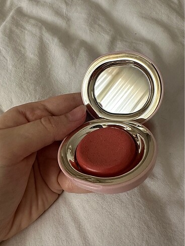 Beden Renk Rare Beauty Allık