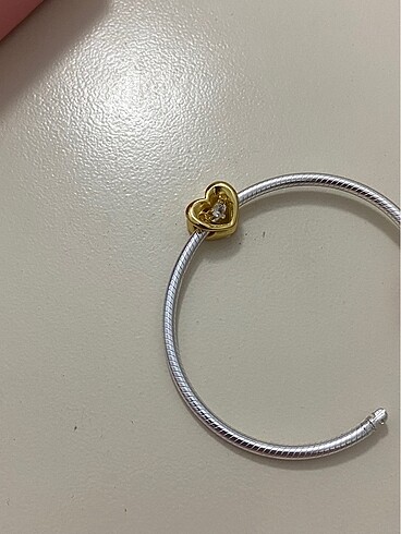 Pandora Pandora Kalp & Asıkı Taş Charm