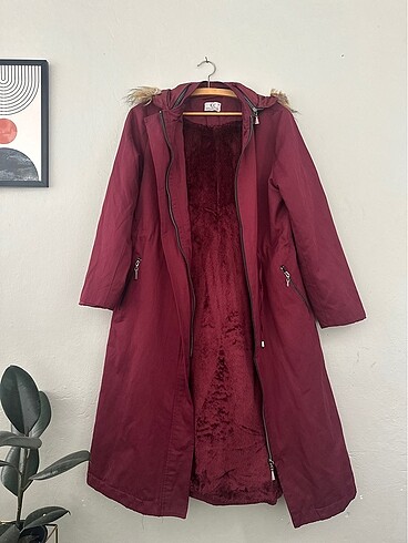 Bordo uzun kapüşonlu mont