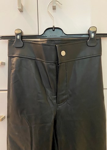 Zara Siyah Deri Fermuarlı Kadın Pantolon - Görsel 6