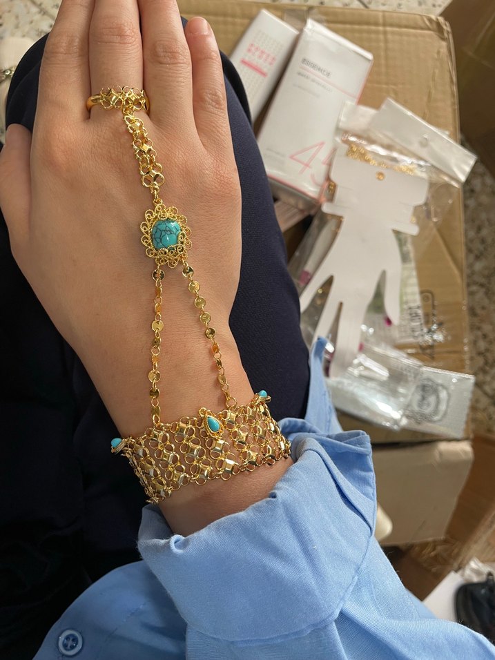 Turkuaz Taşlı Zincir Detaylı Kadın El Zinciri - Görsel 3