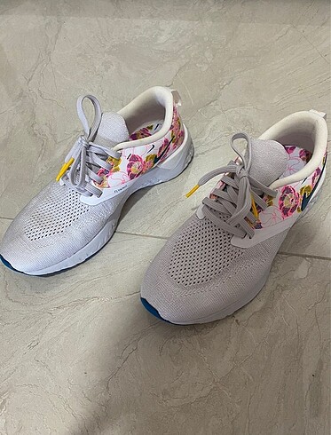 Nike Spor Ayakkabı