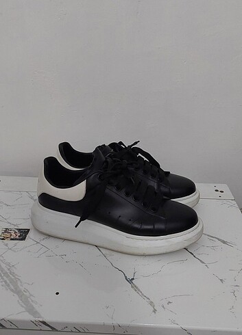 Alexander Mcqueen