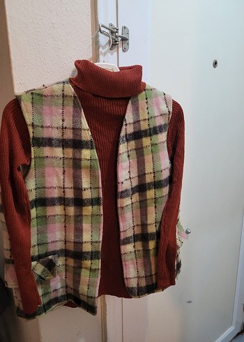 Pastel Renkli Örgü Yün Kadın Yelek kazak kombini - Görsel 3