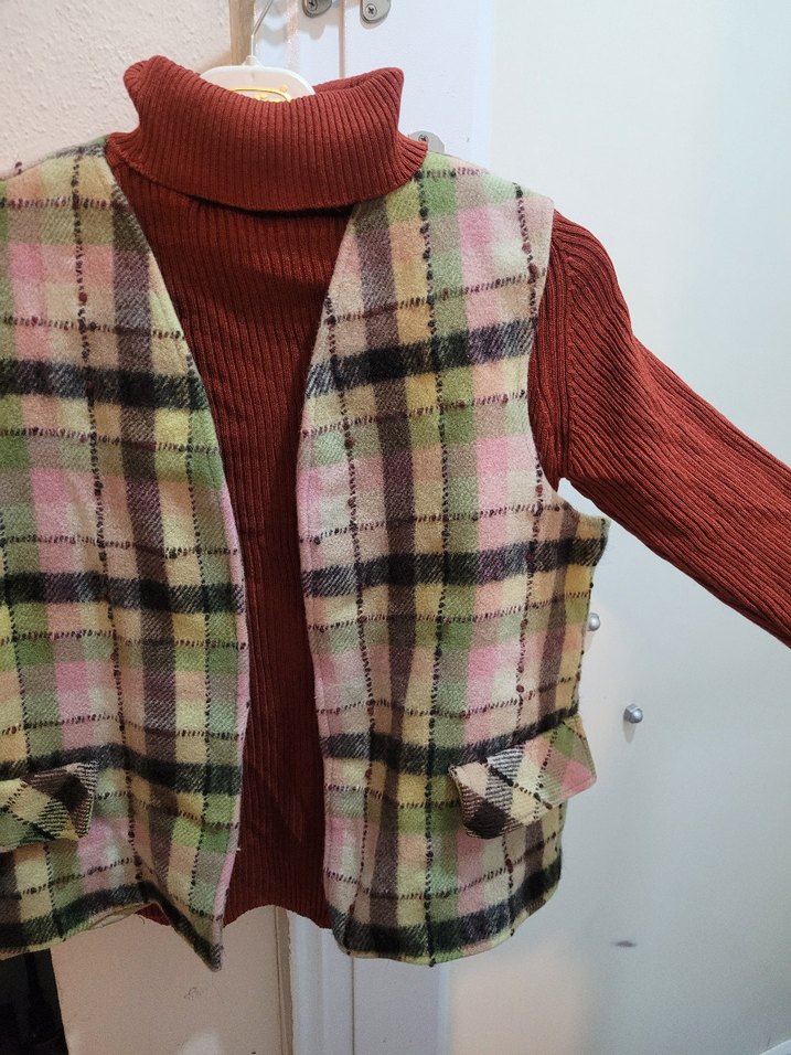 Pastel Renkli Örgü Yün Kadın Yelek kazak kombini - Görsel 5