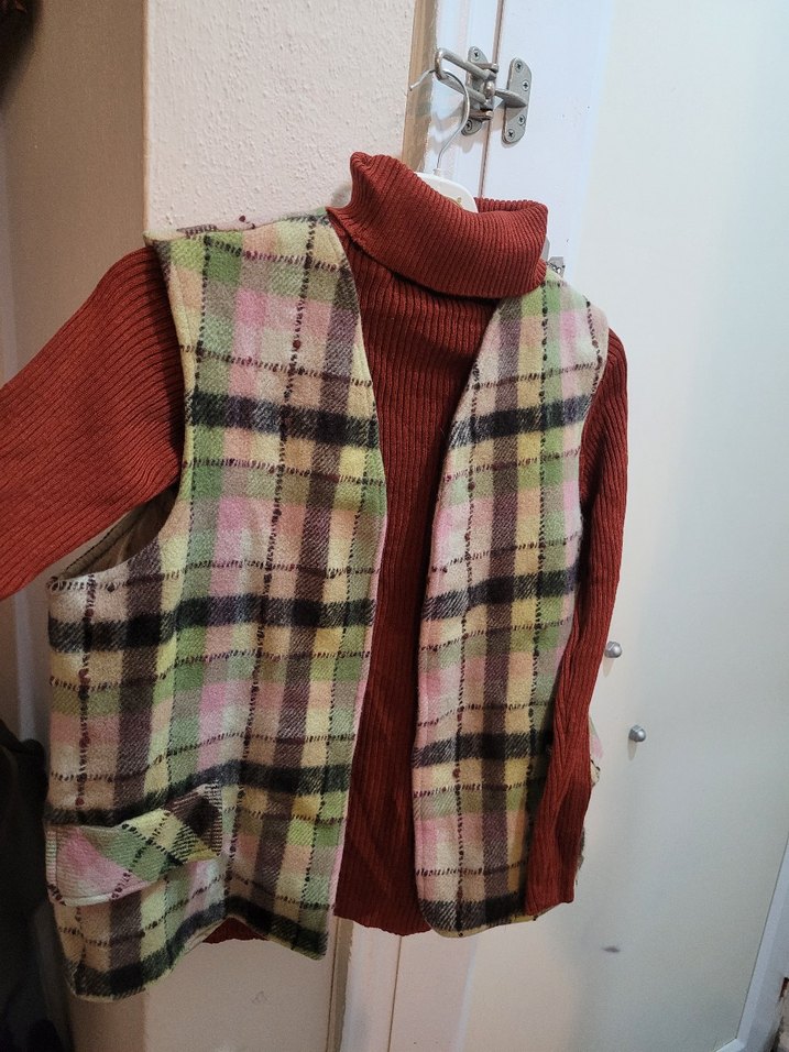 Pastel Renkli Örgü Yün Kadın Yelek kazak kombini - Görsel 4