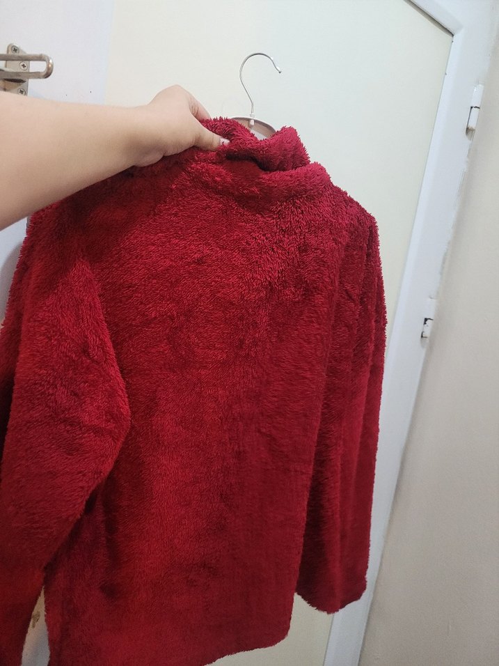 kırmızı polar - Görsel 4