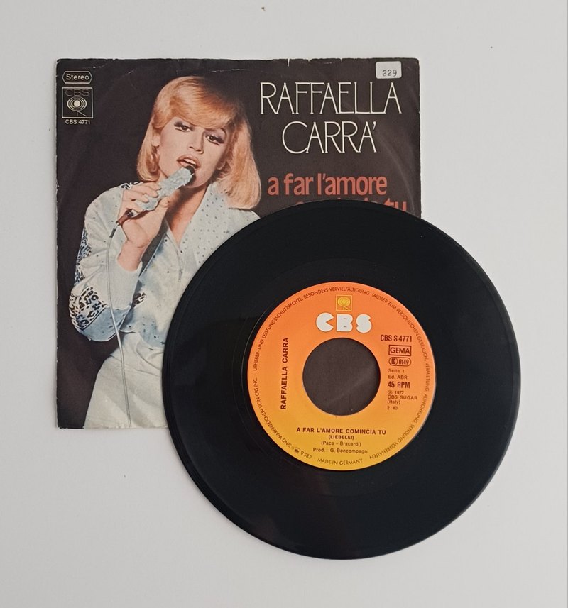 Raffaella Carrà - A Far L'amore Comincia Tu dönem 45'lik Plak - Görsel 3