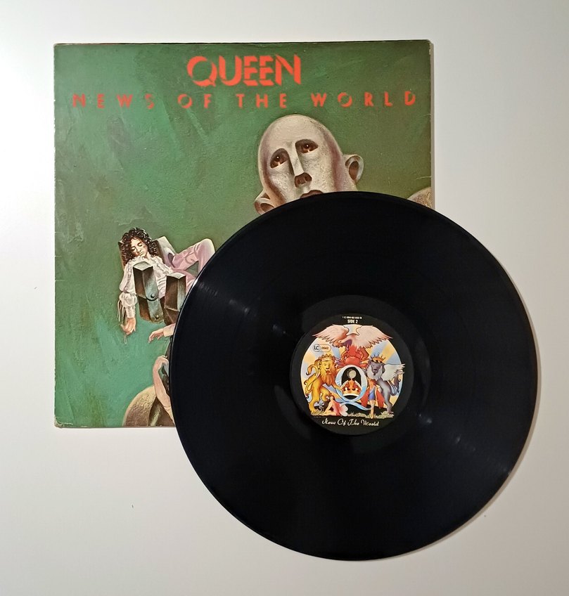 QUEEN NEWS OF THE WORLD DÖNEM LP PLAK - Görsel 4