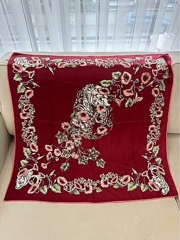 Bordo Eşarp