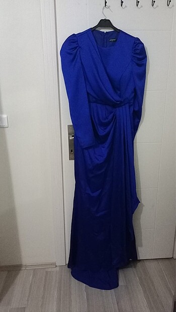 Diğer Mavi Gece Elbisesi