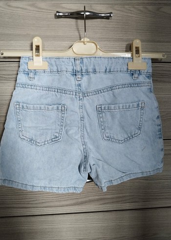 Düğmeli Nakışlı Mavi Denim Kız Çocuk Şort - Görsel 4