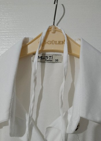 Beyaz Keten Fırfırlı Gömlek Omuz Fırfır Detaylı - Görsel 3