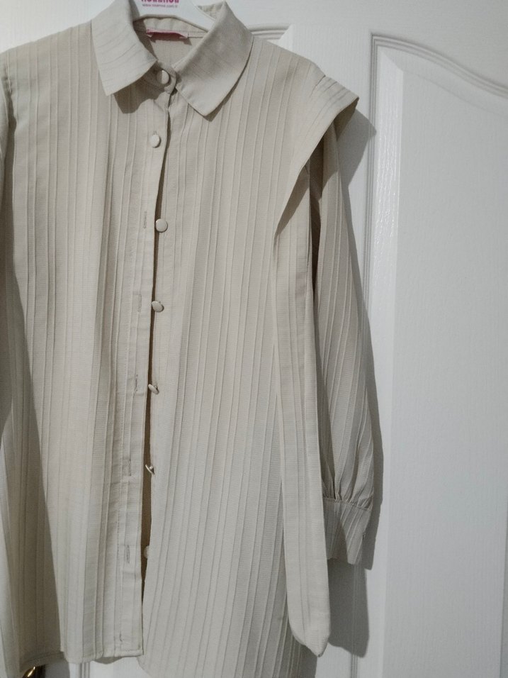 Bej Pilili Kadın Gömlek - Görsel 3