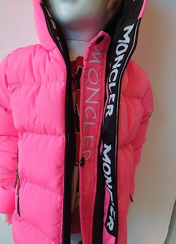 4 Yaş Beden pembe Renk Moncler marka kız çocuk montu