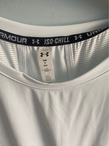 s Beden Under Armour bayan sporcu tişörtü