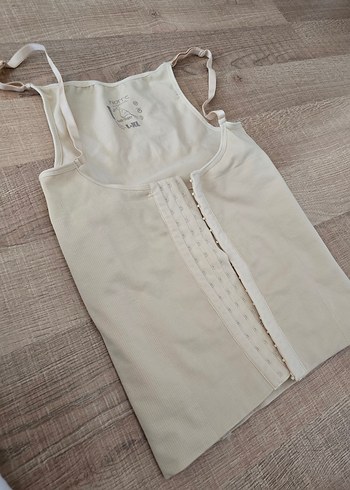 Beyaz Göğüs Destekli Hemşire Korsesi - Görsel 3