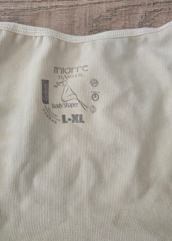 Beyaz Göğüs Destekli Hemşire Korsesi - Görsel 4