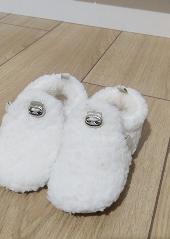 Kız Çocukları için Beyaz Kürklü Sıcak Terlik - Görsel 3