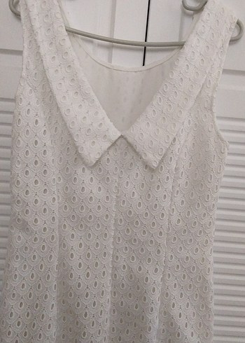 Dantel İşlemeli V Yakalı Beyaz Midi Elbise - Görsel 4