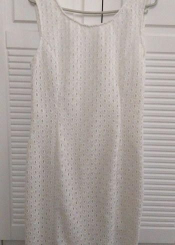 Dantel İşlemeli V Yakalı Beyaz Midi Elbise - Görsel 5