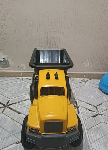 BÜYÜK KAMYON 