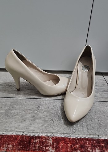 Bej Rugan Stiletto Kadın Topuklu Ayakkabı