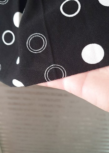 Puantiye Desenli Uzun Pilili Siyah Etek - Görsel 2