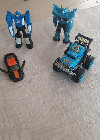 Renkli Mavi Oyuncak Araba ve Robot Seti