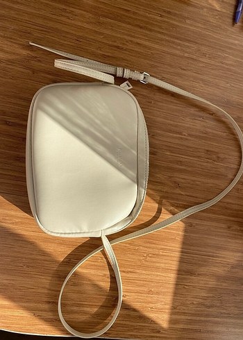 Beyaz Deri Minimalist Kadın Çapraz Çanta