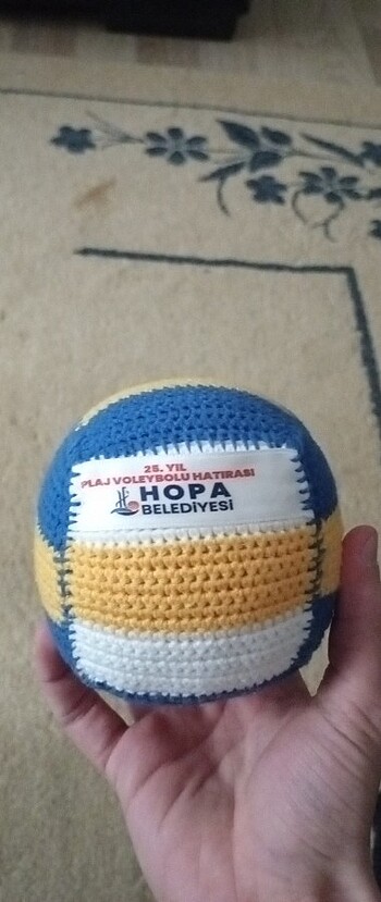 El yapımı minyatür voleybol topu