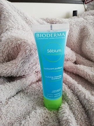 bioderme sebium jel 