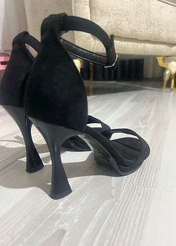 Siyah Yılan Desenli Stiletto Topuklu Kadın Ayakkabı - Görsel 2